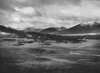 Romen-loch.jpg (14713 bytes)