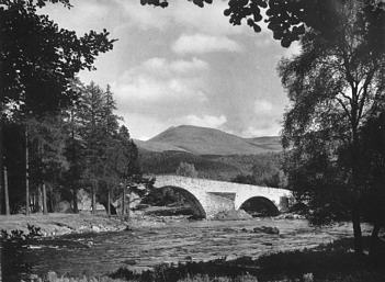 Tainrearg-bridge.jpg (21201 bytes)